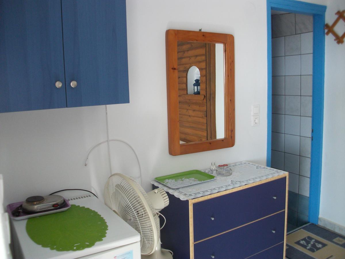 Floras Rooms And Studios Анафи Экстерьер фото