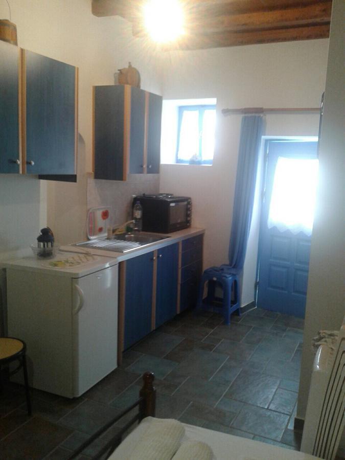 Floras Rooms And Studios Анафи Экстерьер фото
